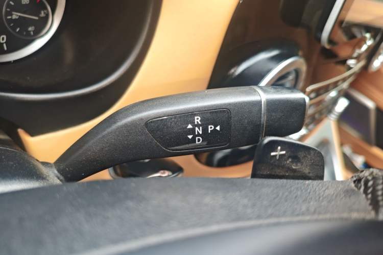 Used Mercedes-Benz Vito 2021 2.0T Business Version 7 Seats Gear Lever