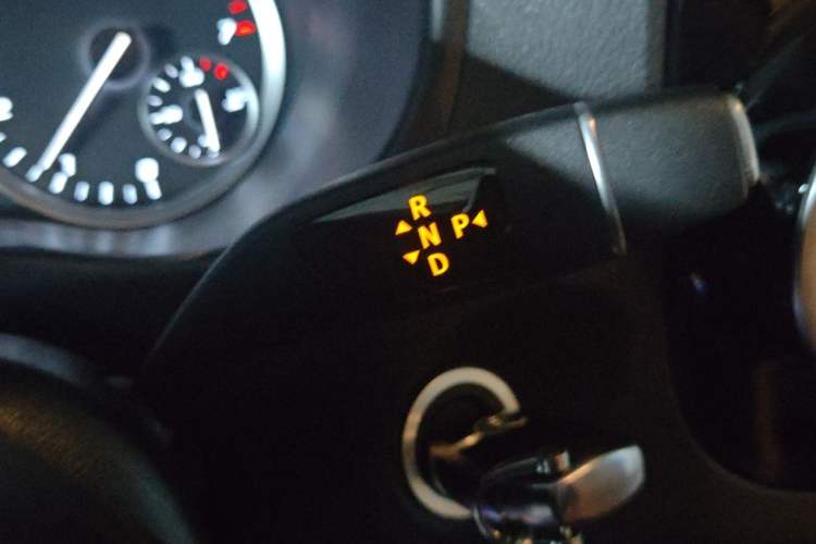 Used Mercedes-Benz Vito 2021 2.0T Business Version 7 Seats Gear Lever