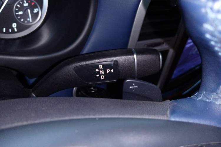 Used Mercedes-Benz Vito 2021 2.0T Elite Version 7 Seats Gear Lever