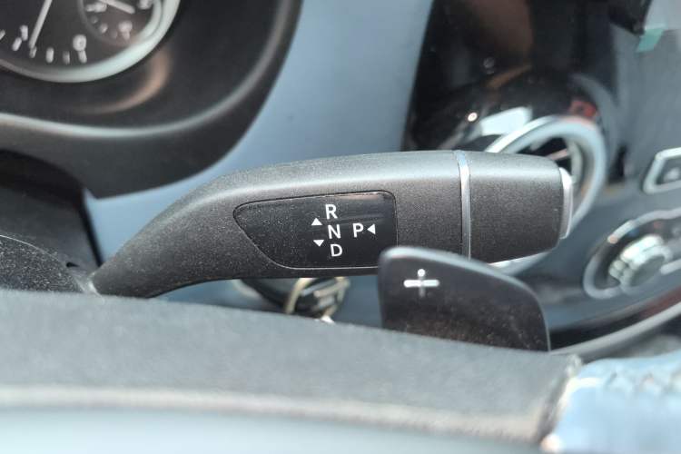 Used Mercedes-Benz Vito 2021 2.0T Business Version 7 Seats Gear Lever