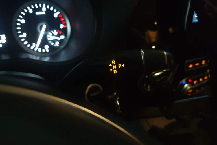 Used Mercedes-Benz Vito 2021 2.0T Business Version 7 Seats Gear Lever