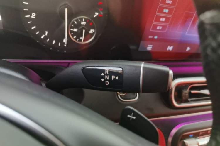 Used Mercedes-Benz Vito 2021 2.0T Business Version 7 Seats Gear Lever