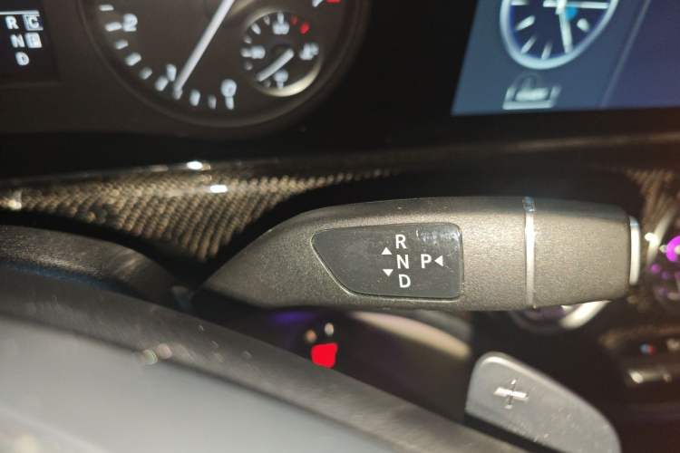 Used Mercedes-Benz Vito 2021 2.0T Business Version 7 Seats Gear Lever