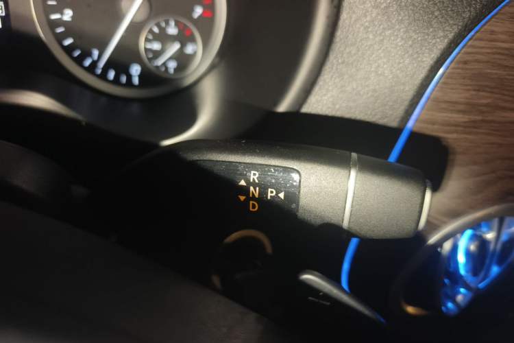 Used Mercedes-Benz Vito 2021 2.0T Business Version 7 Seats Gear Lever
