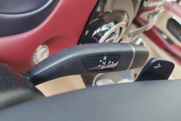 Used Mercedes-Benz Vito 2021 2.0T Business Version 7 Seats Gear Lever