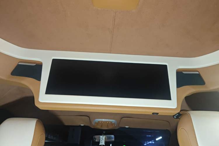 Used Mercedes-Benz Vito 2021 2.0T Business Version 8 Seats Headliner