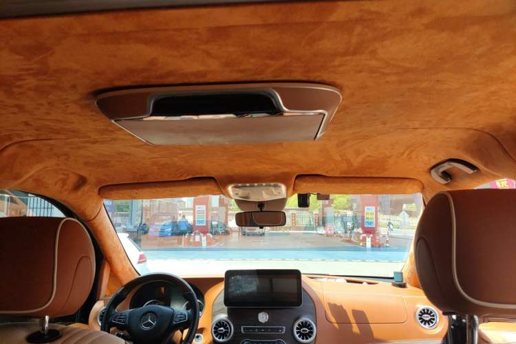 Used Mercedes-Benz Vito 2021 2.0T Elite Version 7 Seats Headliner