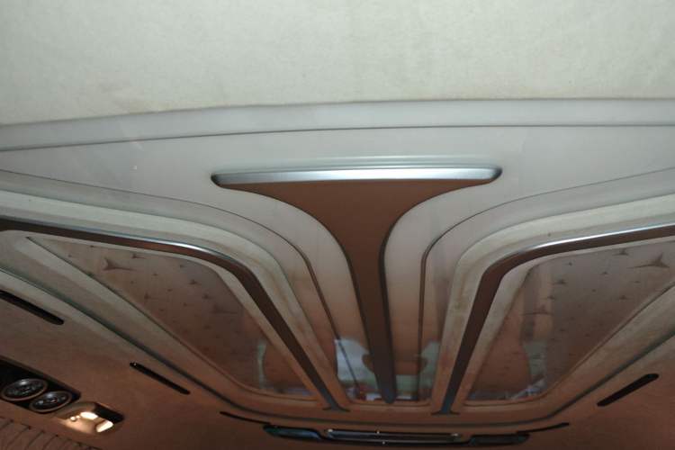 Used Mercedes-Benz Vito 2021 2.0T Business Version 7 Seats Headliner