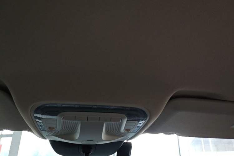 Used Mercedes-Benz Vito 2021 2.0T Elite Version 7 Seats Headliner