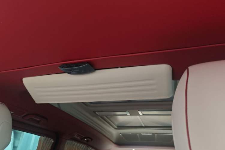 Used Mercedes-Benz Vito  Headliner