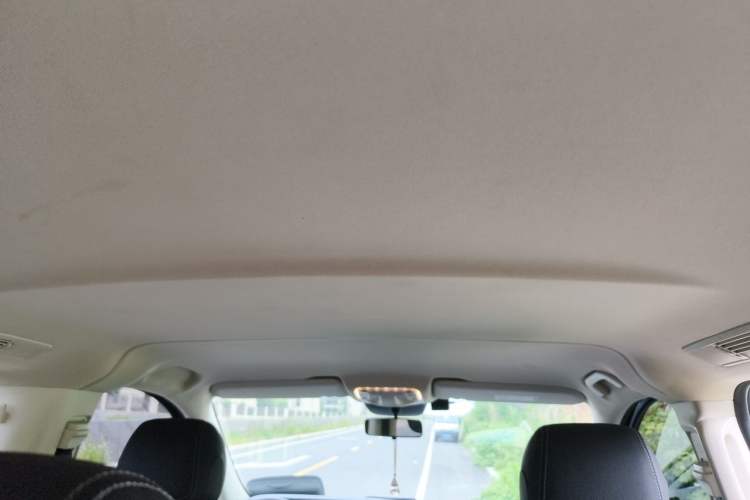 Used Mercedes-Benz Vito 2021 2.0T Elite Version 7 Seats Headliner