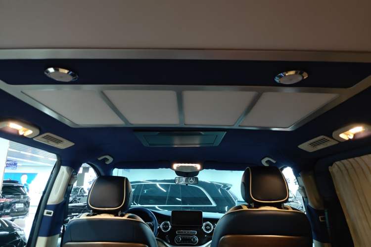 Used Mercedes-Benz Vito 2021 2.0T Business Version 7 Seats Headliner