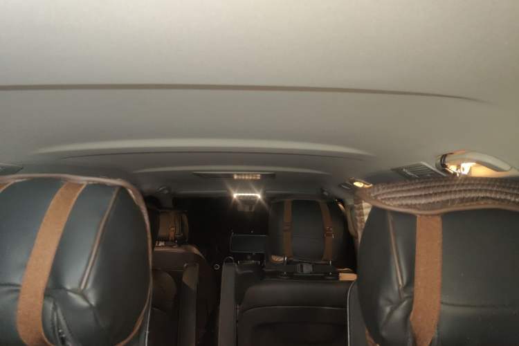 Used Mercedes-Benz Vito 2021 2.0T Business Version 7 Seats Headliner