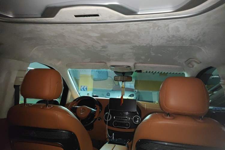 Used Mercedes-Benz Vito 2021 2.0T Elite Version 7 Seats Headliner