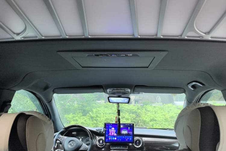 Used Mercedes-Benz Vito 2021 2.0T Elite Version 7 Seats Headliner