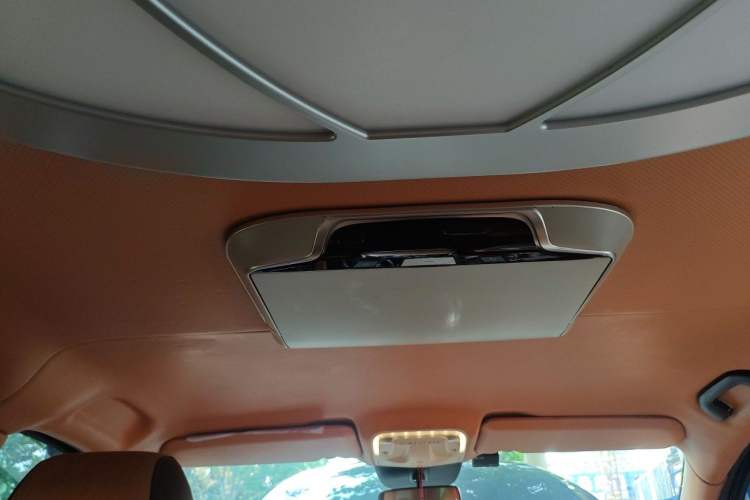 Used Mercedes-Benz Vito 2021 2.0T Elite Version 7 Seats Headliner