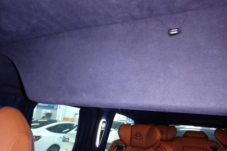 Used Mercedes-Benz Vito 2021 2.0T Elite Version 7 Seats Headliner
