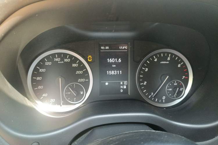 Used Mercedes-Benz Vito 2021 2.0T Elite Version 7 Seats Instrument Cluster