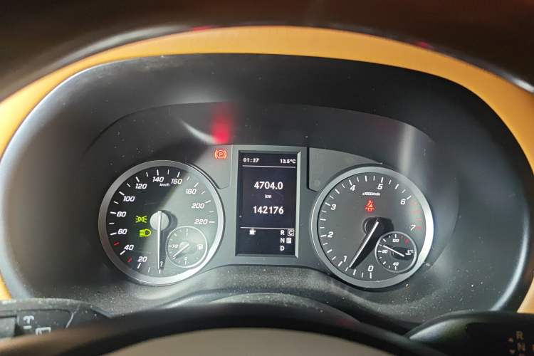 Used Mercedes-Benz Vito 2021 2.0T Business Version 8 Seats Instrument Cluster