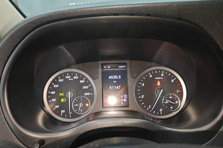 Used Mercedes-Benz Vito 2021 2.0T Elite Version 7 Seats Instrument Cluster