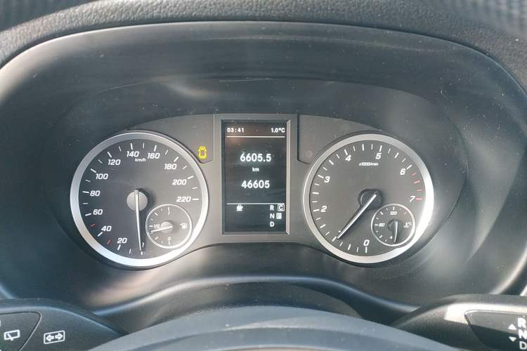 Used Mercedes-Benz Vito 2021 2.0T Elite Version 7 Seats Instrument Cluster