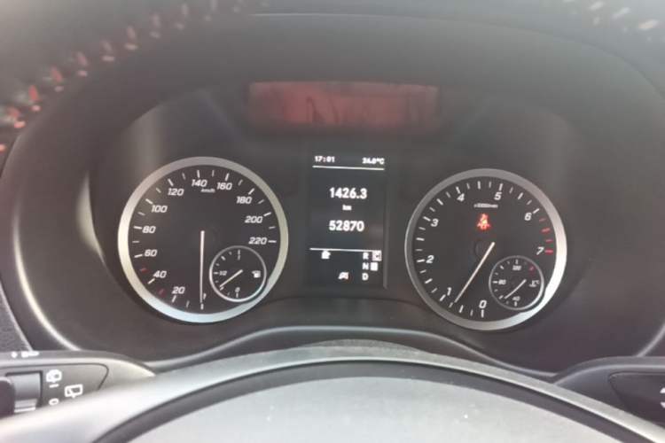Used Mercedes-Benz Vito 2021 2.0T Elite Version 7 Seats Instrument Cluster