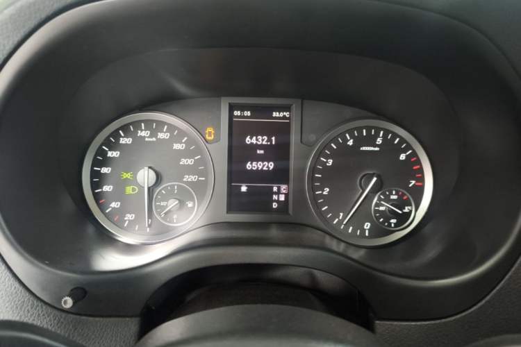 Used Mercedes-Benz Vito 2021 2.0T Elite Version 7 Seats Instrument Cluster