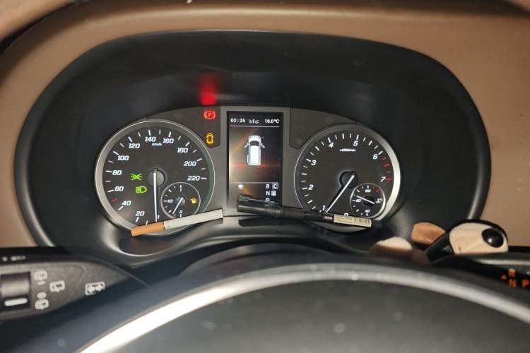 Used Mercedes-Benz Vito 2021 2.0T Business Version 7 Seats Instrument Cluster