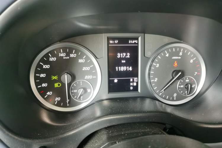 Used Mercedes-Benz Vito 2021 2.0T Elite Version 7 Seats Instrument Cluster