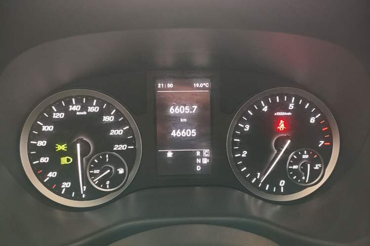 Used Mercedes-Benz Vito 2021 2.0T Elite Version 7 Seats Instrument Cluster