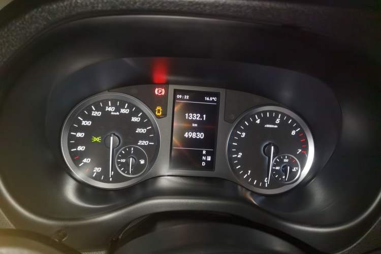 Used Mercedes-Benz Vito 2021 2.0T Elite Version 7 Seats Instrument Cluster