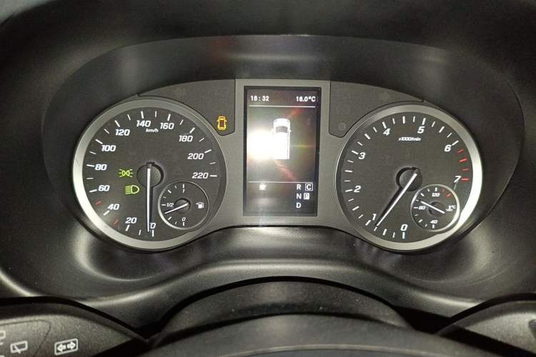Used Mercedes-Benz Vito 2021 2.0T Elite Version 7 Seats Instrument Cluster