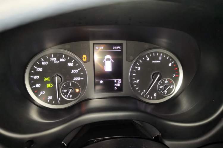 Used Mercedes-Benz Vito 2021 2.0T Business Version 7 Seats Instrument Cluster