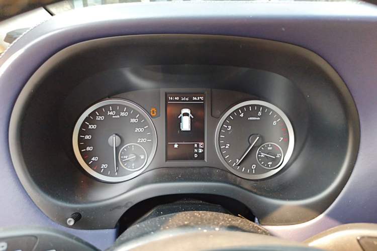Used Mercedes-Benz Vito  Instrument Cluster