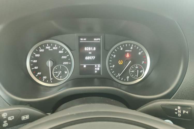 Used Mercedes-Benz Vito 2021 2.0T Elite Version 7 Seats Instrument Cluster