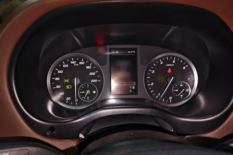 Used Mercedes-Benz Vito 2021 2.0T Elite Version 7 Seats Instrument Cluster