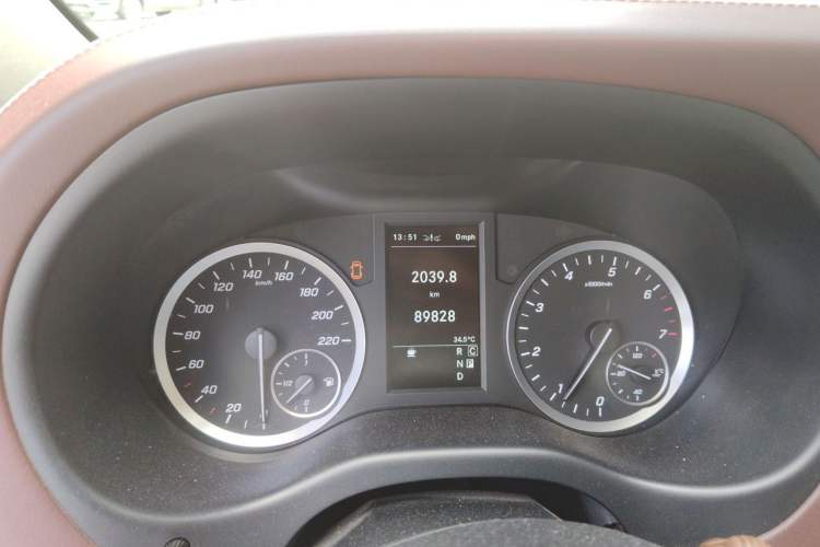 Used Mercedes-Benz Vito 2021 2.0T Business Version 7 Seats Instrument Cluster