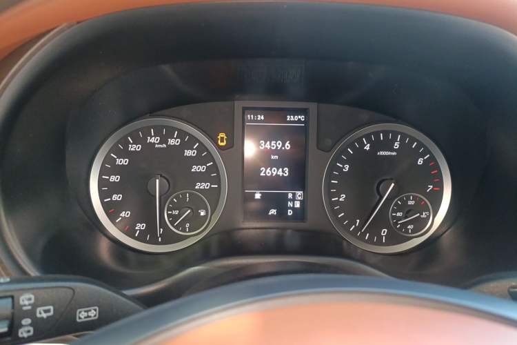 Used Mercedes-Benz Vito 2021 2.0T Elite Version 7 Seats Instrument Cluster