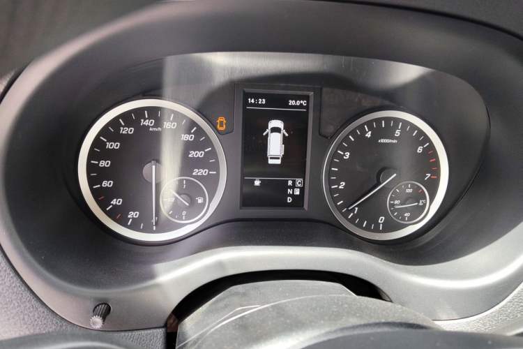 Used Mercedes-Benz Vito 2021 2.0T Elite Version 7 Seats Instrument Cluster