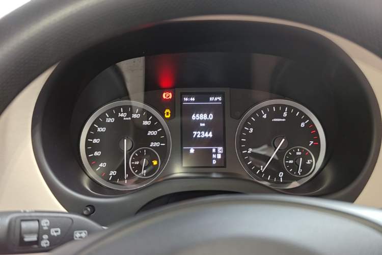Used Mercedes-Benz Vito 2021 2.0T Elite Version 7 Seats Instrument Cluster