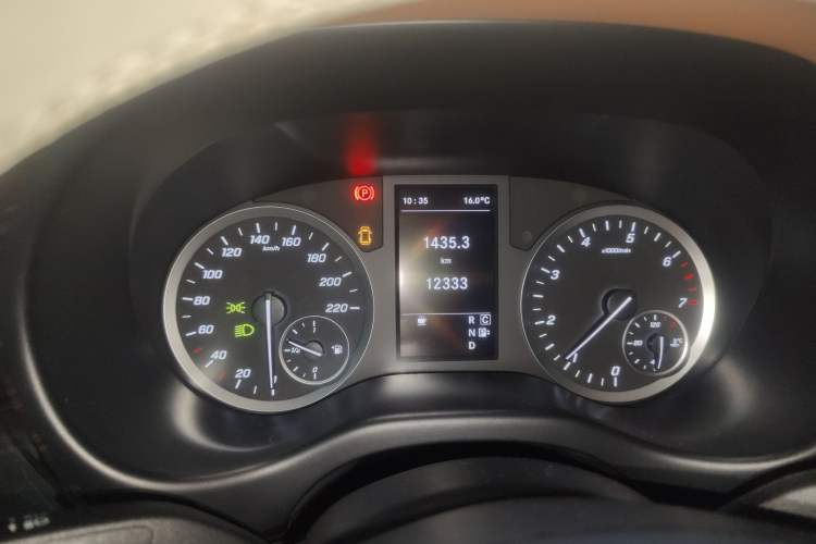 Used Mercedes-Benz Vito 2021 2.0T Elite Version 7 Seats Instrument Cluster