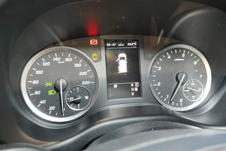 Used Mercedes-Benz Vito 2021 2.0T Business Version 7 Seats Instrument Cluster
