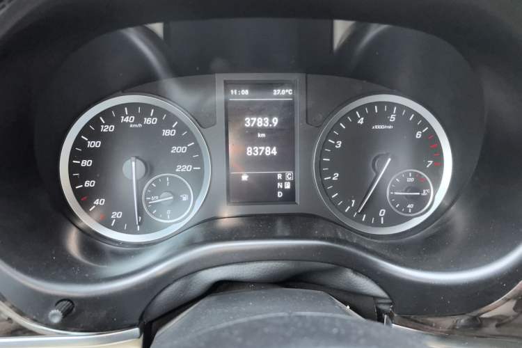 Used Mercedes-Benz Vito 2021 2.0T Elite Version 7 Seats Instrument Cluster