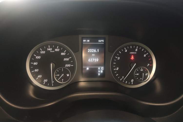 Used Mercedes-Benz Vito 2021 2.0T Elite Version 7 Seats Instrument Cluster