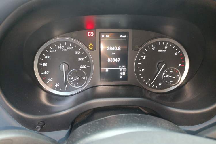Used Mercedes-Benz Vito 2021 2.0T Elite Version 7 Seats Instrument Cluster