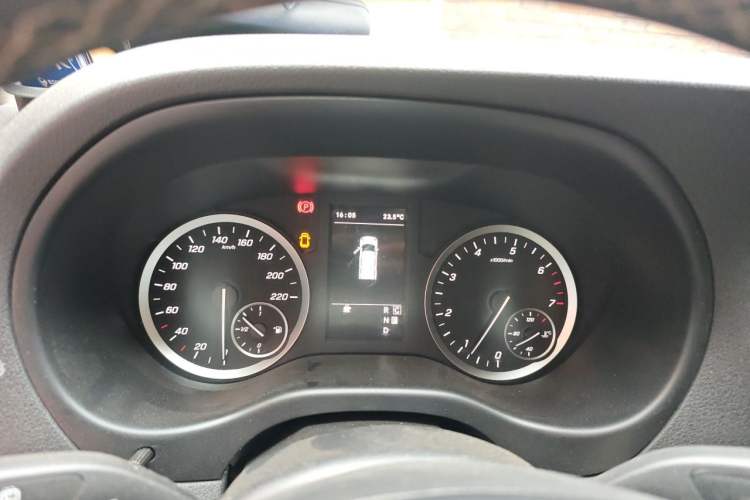 Used Mercedes-Benz Vito 2021 2.0T Business Version 9 Seats Instrument Cluster