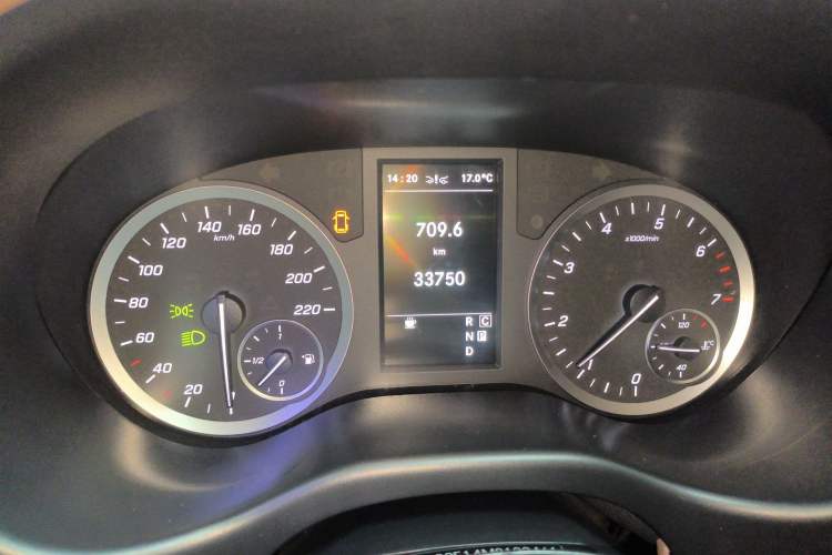 Used Mercedes-Benz Vito 2021 2.0T Business Version 7 Seats Instrument Cluster