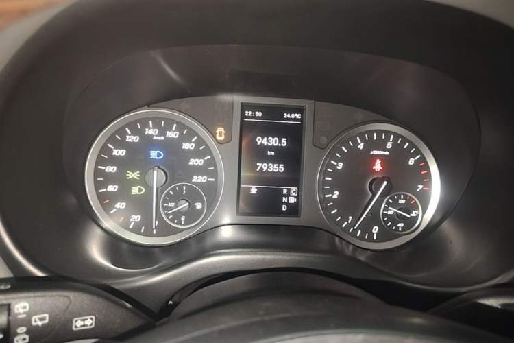 Used Mercedes-Benz Vito 2021 2.0T Business Version 7 Seats Instrument Cluster