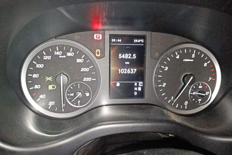 Used Mercedes-Benz Vito 2021 2.0T Elite Version 7 Seats Instrument Cluster