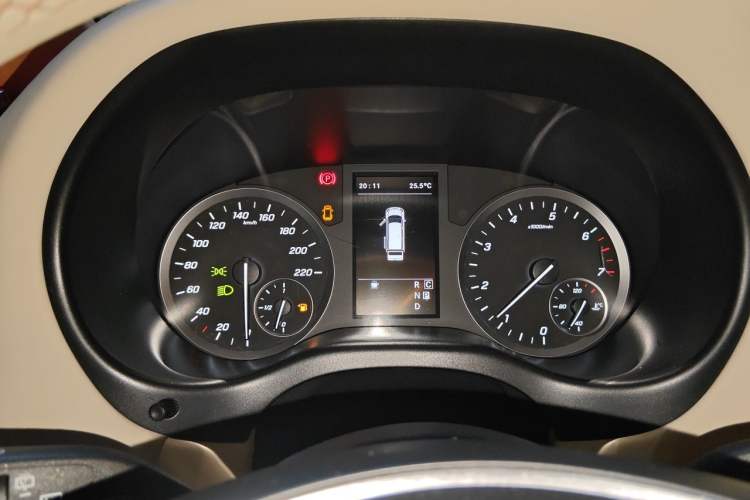 Used Mercedes-Benz Vito 2021 2.0T Business Version 7 Seats Instrument Cluster
